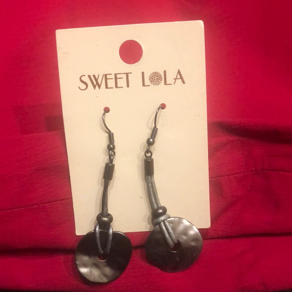 Sweet Lola dangle earrings. New